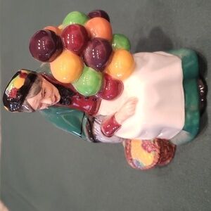 Royal Doulton The Old Ballon Seller